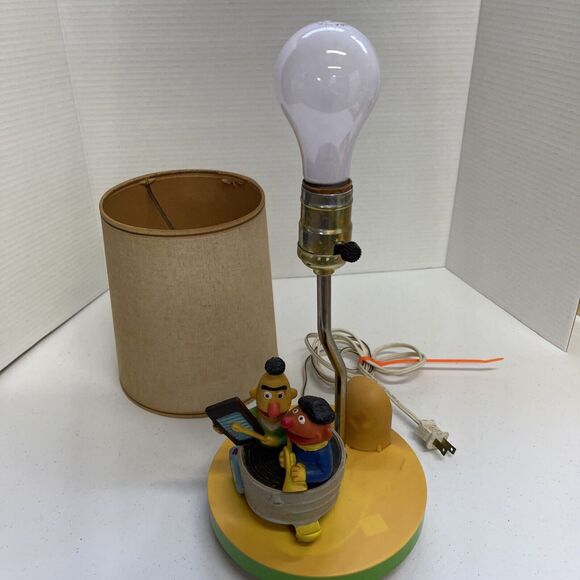 Sesame Street Bert And Ernie Lamp/Nightlight. - Picture 4 of 13